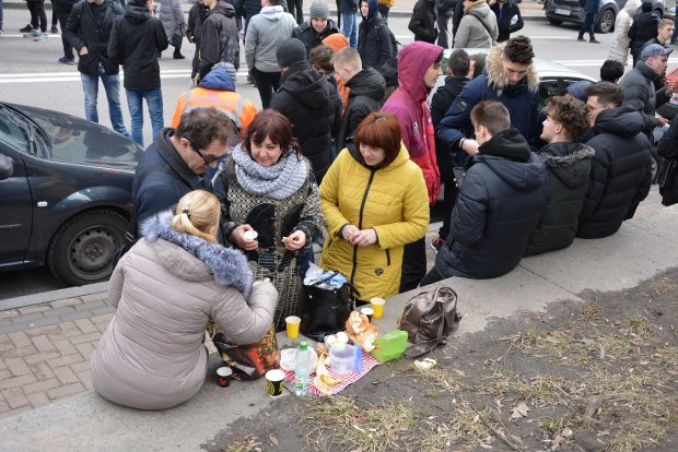 Атмосфера больше напоминала народные гуляния