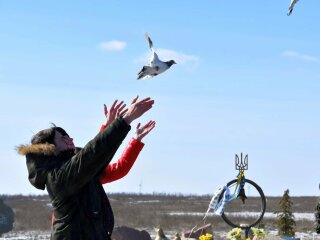 на горе Карачун почтили память украинских добровольцев, фото: штаб ООС