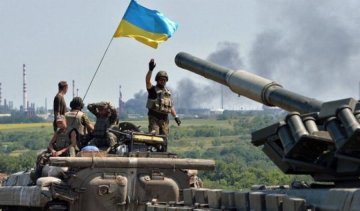 Украинская армия пошла в "ползучее" наступление