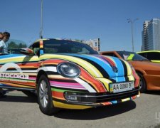 На "Volkswagen Fan Day" в Києві змагалися з тюнінгу машин (фото)