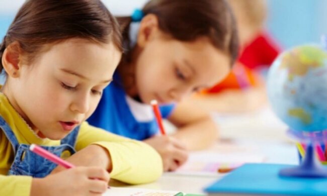 Житомиряни допомогають зібрати дітей воїнів АТО до школи