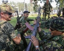 Російські окупанти знову рознесли передмістя Донецька