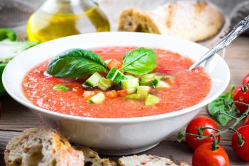 Гаспачо с винным уксусом: пикантный рецепт