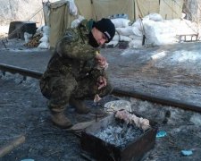 Блокада Донбасу: активісти перекрили нову ділянку залізниці