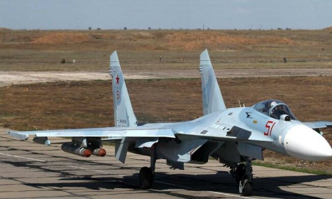 Окупанти по тривозі підняли винищувачі в Криму