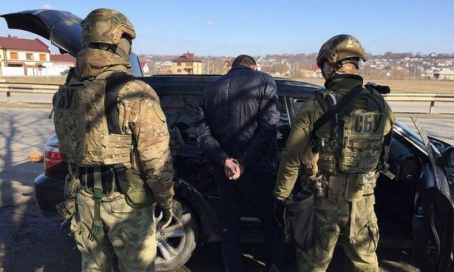 Силовики викрили підпільний збут зброї з АТО