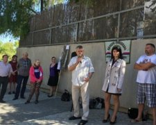 Активісти виступили проти Порошенка у Празі