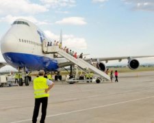 "Послав м*скаля": російський скандаліст Лебедєв отримав від українця стусана