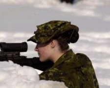 Кремль масово готує жінок до війни на Донбасі
