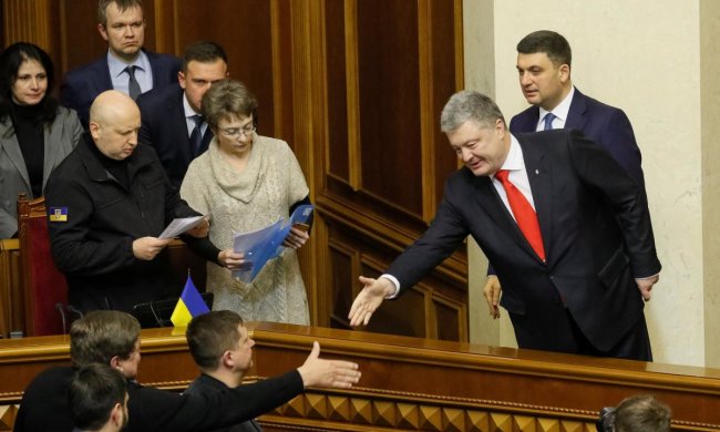 Подоляк показав суть оточення переможеного Порошенка: "Хамелеони вже змінюють колір"