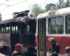 У Кривому Розі трамвай спалахнув, немов сірник – пасажири вистрибували на ходу