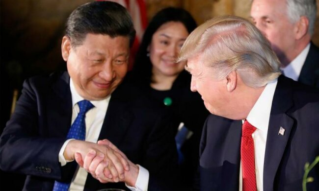 Трамп має намір заборонити китайські смартфони
