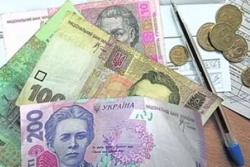 Повернення у 90-ті: бізнес переходить на розрахунки готівкою