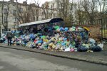 Крысы и полная антисанитария: жители Львова массово жалуются на мусор, кадры тотального свинства