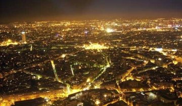 Фотограф показав, чому у містах не видно зірок (ВІДЕО)