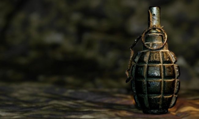 На Дніпропетровщині п'яні чоловіки кинули гранату у підлітків
