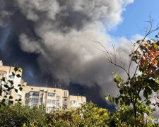 Наслідки атаки по Одесі — пожежа в гіпермаркеті