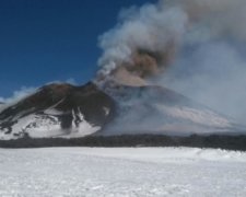 На Сицилії продовжується виверження найвищого вулкана Європи