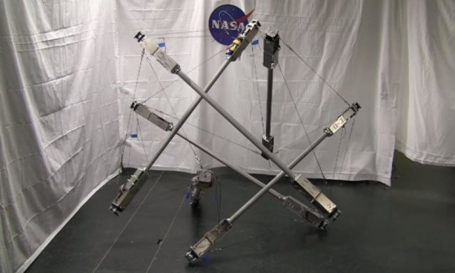 НАСА створило робота з палиць для місії на Титан