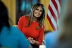 Многострадальную Меланию Трамп превратили в уродливое полено: фото не для слабонервных