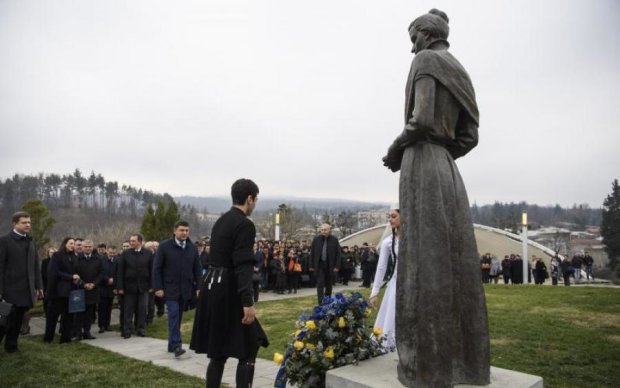 В Грузии открыли памятник знаменитой украинке