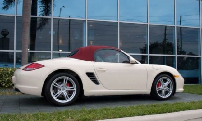 Porsche продає абонементи на розкіш