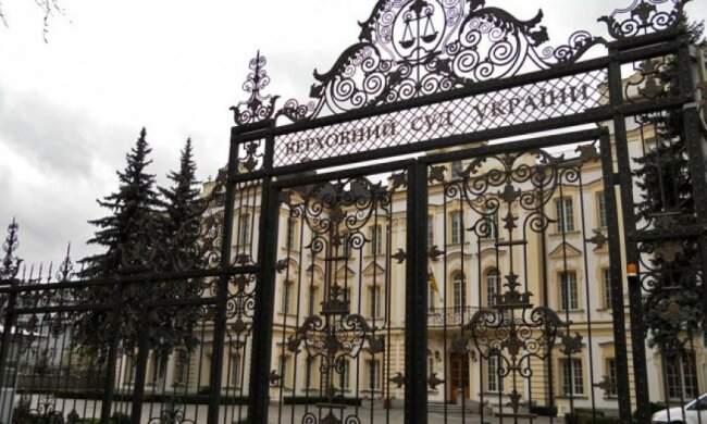 В Верховном суде Украины несколько часов искали взрывчатку