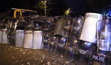 Вірменам заборонили годувати озброєну опозицію