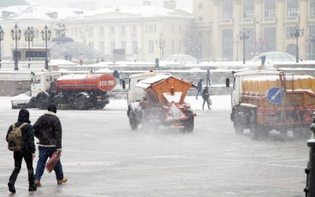 "Победную" содомию россиян слегка охладил снег в мае: фото