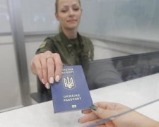 Крымчане внезапно затосковали по украинским паспортам