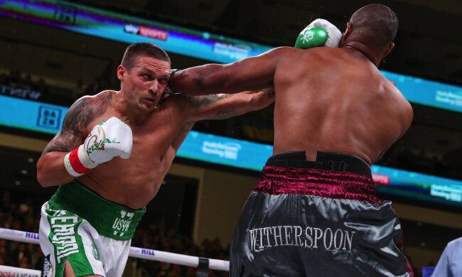 Олександр Усик достроково переміг Чазза Візерспуна, matchroom boxing