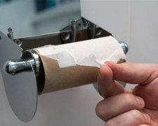 "Туалетне жлобство": як бабусі-наглядачі дозують папір