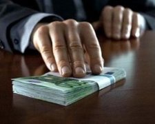 Замміністра погорів на крупному хабарі