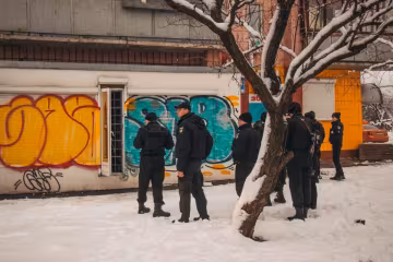 Дерзкое ограбление магазина закончилось диким смехом в сети: видео