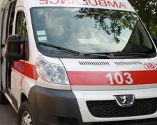 На Львівщині пішохода переїхали відразу кілька машин