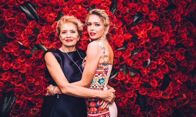 67-річна мати Віри Брежнєвої похвалилася підтягнутою фігурою в купальнику: неначе сестри