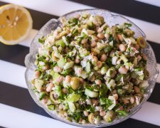 Вкуснейший постный салат из белой фасоли и тунца