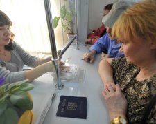 Головне за ніч: проблеми з пенсіями та близькість з Путіним