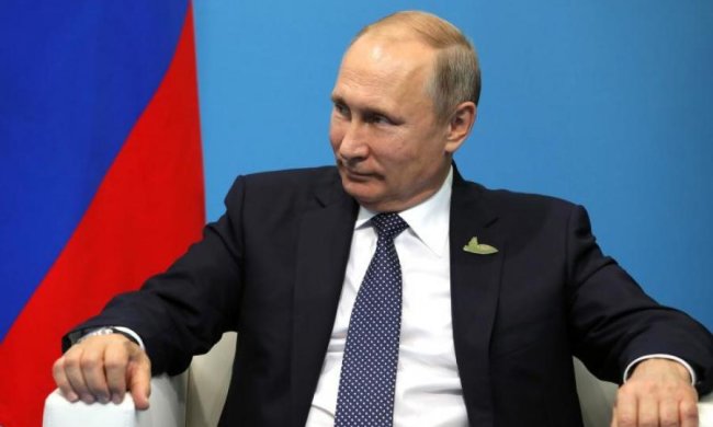 Догрався! У Москву за Путіним приїхали БТРи