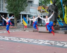 З Днем Конституції: найкрасивіші листівки зі святом