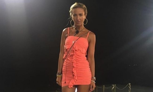 Сексуальная Бузова шокировала ярким купальником (фото)