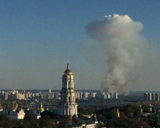Над столицею виріс димний гриб (фото)