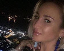 Бузова затмила красоту Сингапура в ярком бикини