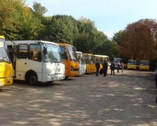 Волочив по землі, як сміття: маршрутник жорстоко познущався над дитиною