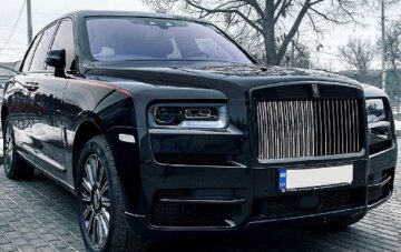 Rolls-Royce Cullinan Black Badge, фото: Instagram kharkiv_cars