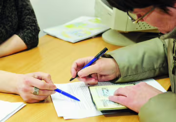 "Немає ніяких проблем - не потрібно звертатися": заробітчанам розповіли, як отримати субсидію