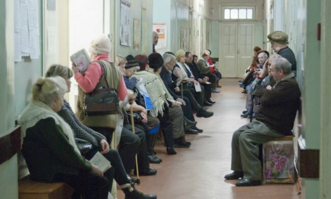 Під Вінницею реформа Супрун обернулася страшною трагедією: помер у черзі під кабінетом лікаря