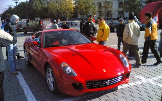 Великий куш: у Києві вкрали автівку за півмільйона доларів