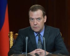 Медведєв про вибух в пітерському метро: ми наступили на горло терористам