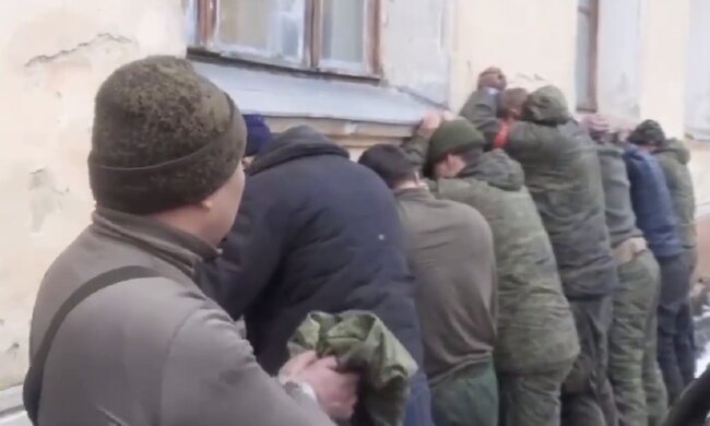 "Майбутні будівельники" - за 13 днів війни в полон українцям здалося 3 000 російських військових